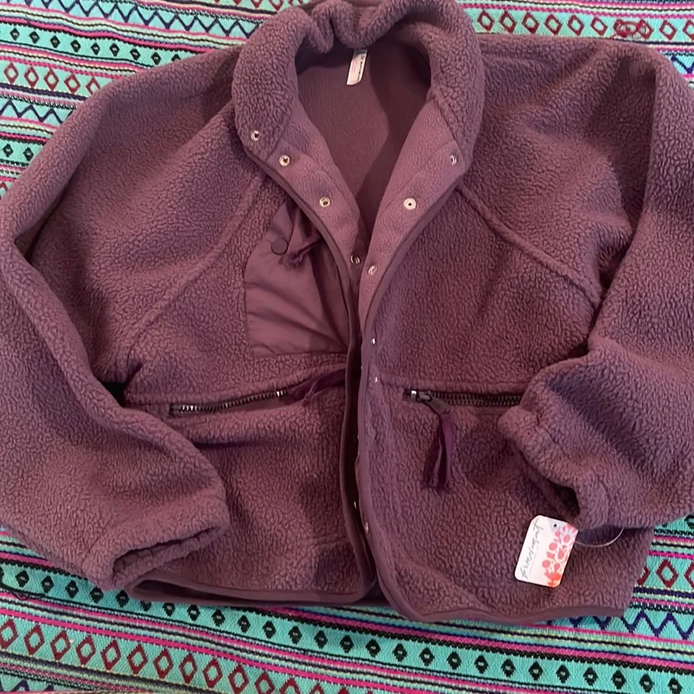 Free People Movement Hit The Slopes Jacket XS BNWT SO in the color Blackberry 💜 - Picture 4 of 8